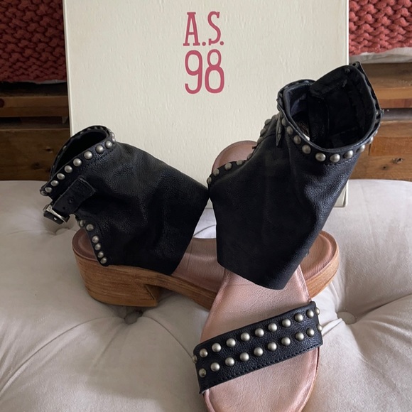 A.S. 98 Sandals - Picture 1 of 12